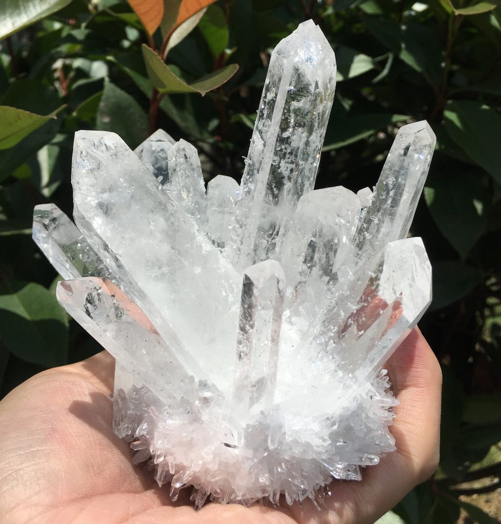 Kristal kuvars taşı nedir ne işe yarar?