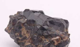 melanite-garnet taşı
