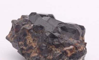 melanite-garnet taşı